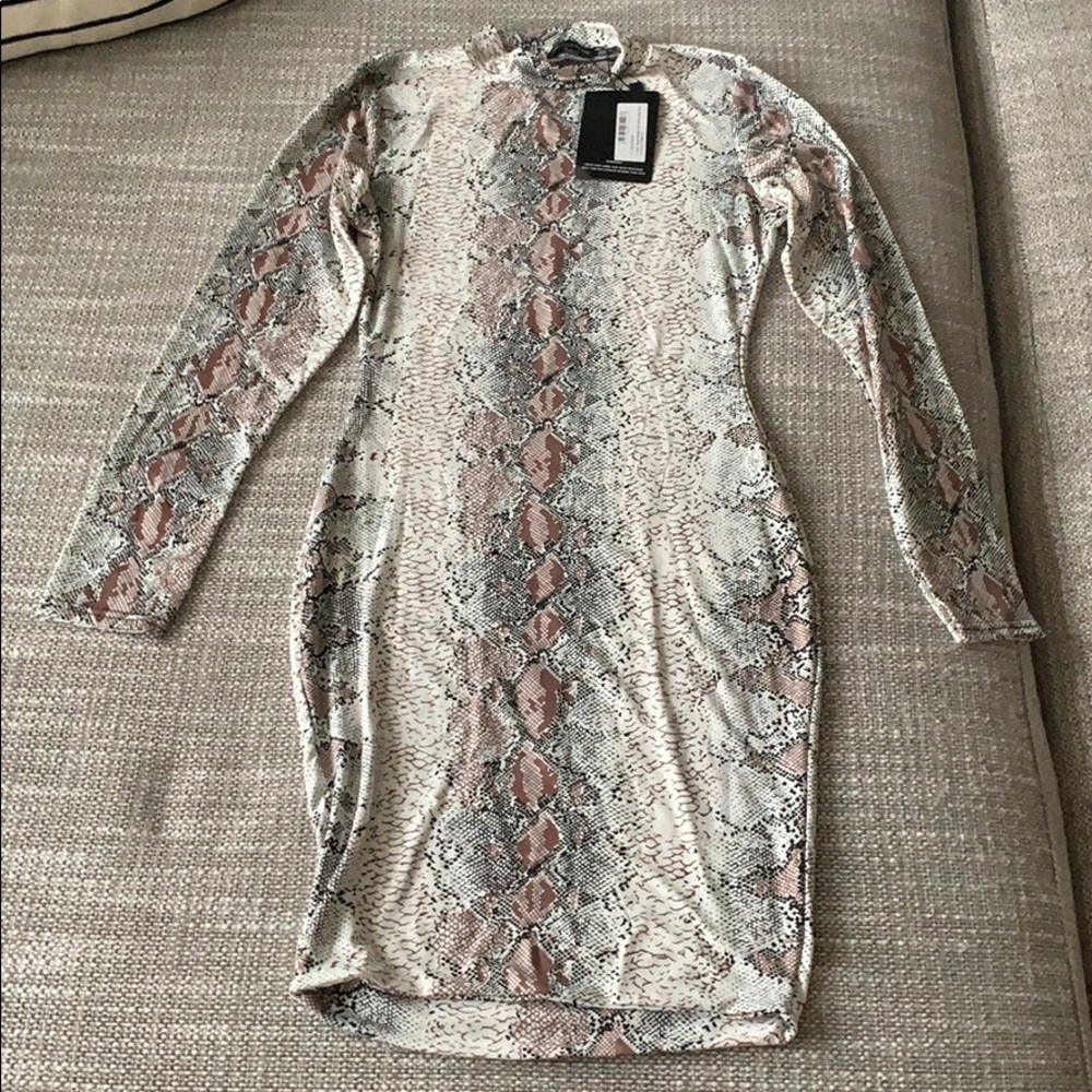 Prettylittlething snake print dress
